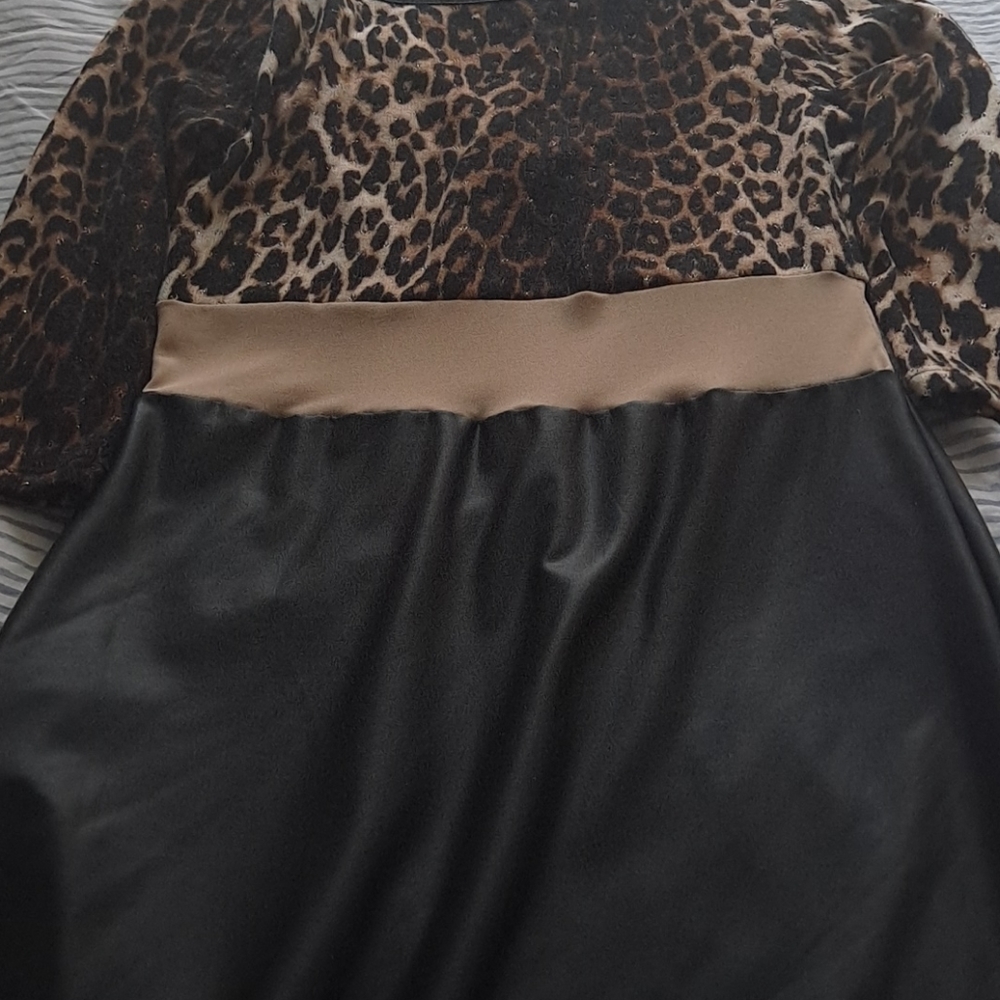 Dress - Picture 3 of 3